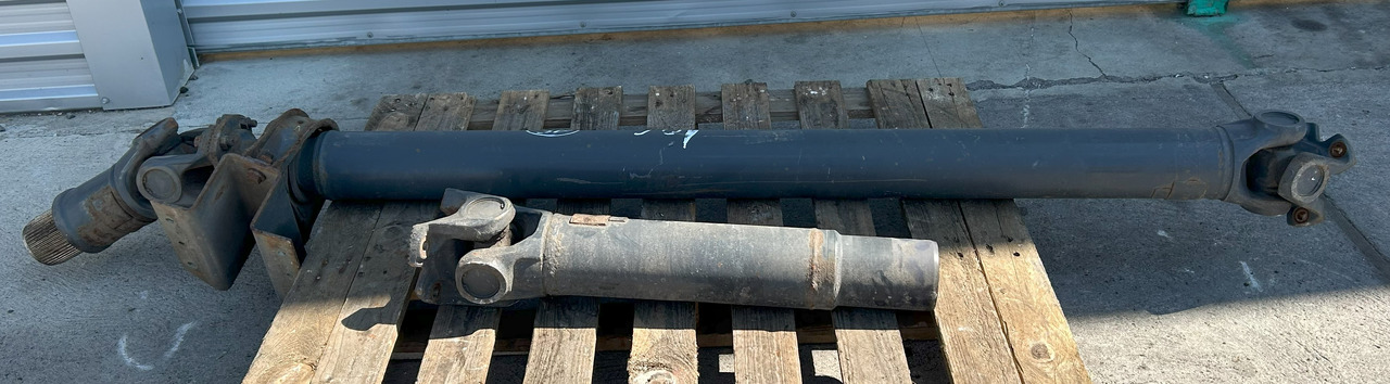 DAF XF 106 480 DRIVE SHAFT - Kardansko vratilo: slika DAF XF 106 480 DRIVE SHAFT - Kardansko vratilo DAF XF 106 480 DRIVE SHAFT - Kardansko vratilo: slika DAF XF 106 480 DRIVE SHAFT - Kardansko vratilo