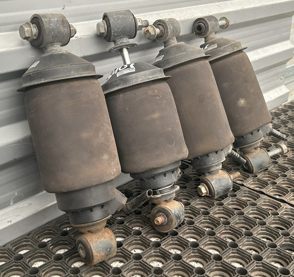 DAF XF 106 CAB SUSPENSION BOOT SET - Ovjes kabine: slika DAF XF 106 CAB SUSPENSION BOOT SET - Ovjes kabine DAF XF 106 CAB SUSPENSION BOOT SET - Ovjes kabine: slika DAF XF 106 CAB SUSPENSION BOOT SET - Ovjes kabine