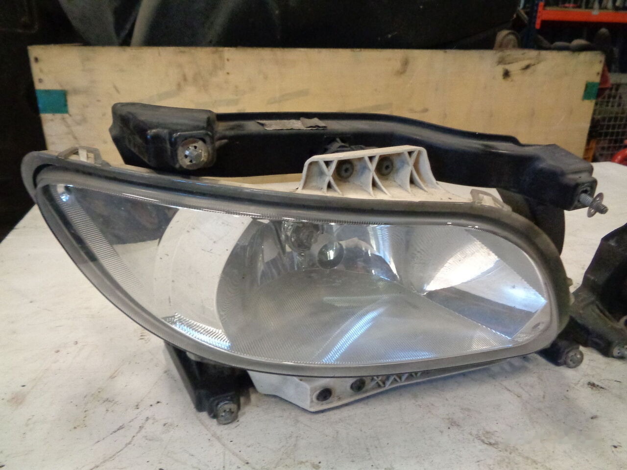 DAF XF 106 truck - Prednja svjetla za Kamion: slika DAF XF 106 truck - Prednja svjetla za Kamion DAF XF 106 truck - Prednja svjetla za Kamion: slika DAF XF 106 truck - Prednja svjetla za Kamion