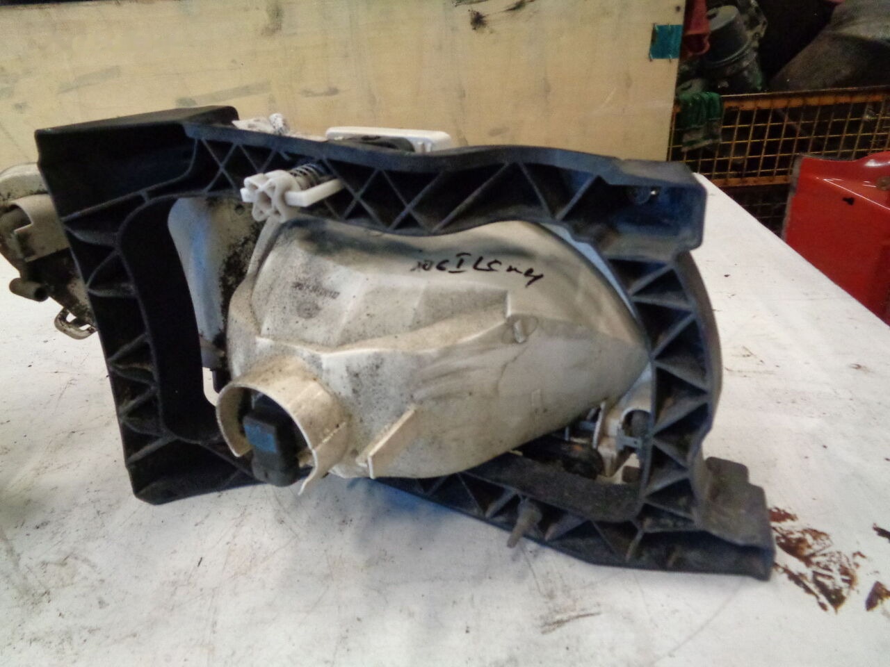 DAF XF 106 truck - Prednja svjetla za Kamion: slika DAF XF 106 truck - Prednja svjetla za Kamion DAF XF 106 truck - Prednja svjetla za Kamion: slika DAF XF 106 truck - Prednja svjetla za Kamion