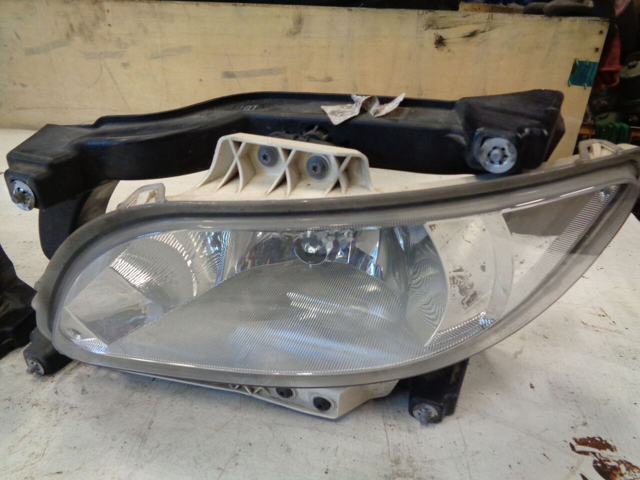 DAF XF 106 truck - Prednja svjetla za Kamion: slika DAF XF 106 truck - Prednja svjetla za Kamion DAF XF 106 truck - Prednja svjetla za Kamion: slika DAF XF 106 truck - Prednja svjetla za Kamion