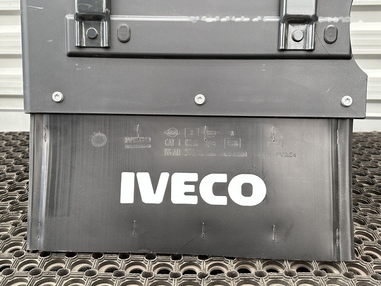 IVECO EUROCARGO 5801551258 - Blatobran za Kamion: slika IVECO EUROCARGO 5801551258 - Blatobran za Kamion IVECO EUROCARGO 5801551258 - Blatobran za Kamion: slika IVECO EUROCARGO 5801551258 - Blatobran za Kamion