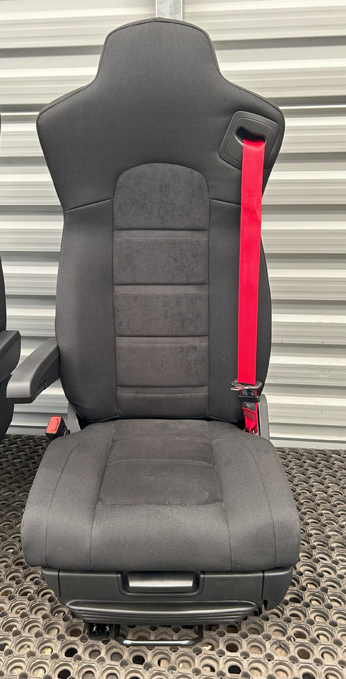 IVECO NEW SEAT IVECO S-WAY - Sjedalo: slika IVECO NEW SEAT IVECO S-WAY - Sjedalo IVECO NEW SEAT IVECO S-WAY - Sjedalo: slika IVECO NEW SEAT IVECO S-WAY - Sjedalo