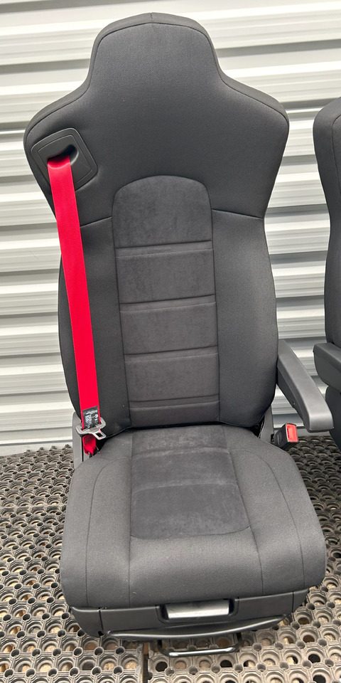 IVECO NEW SEAT IVECO S-WAY - Sjedalo: slika IVECO NEW SEAT IVECO S-WAY - Sjedalo IVECO NEW SEAT IVECO S-WAY - Sjedalo: slika IVECO NEW SEAT IVECO S-WAY - Sjedalo