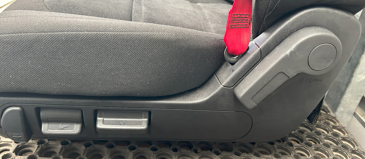 IVECO NEW SEAT IVECO S-WAY - Sjedalo: slika IVECO NEW SEAT IVECO S-WAY - Sjedalo IVECO NEW SEAT IVECO S-WAY - Sjedalo: slika IVECO NEW SEAT IVECO S-WAY - Sjedalo