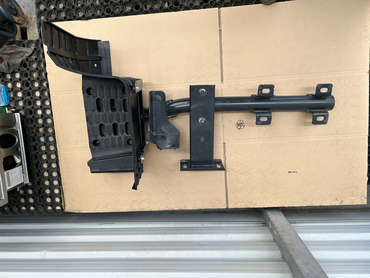 IVECO STOPIEŃ PRAWY STOPNICA + MOCOWANIE S-WAY - Prag: slika IVECO STOPIEŃ PRAWY STOPNICA + MOCOWANIE S-WAY - Prag IVECO STOPIEŃ PRAWY STOPNICA + MOCOWANIE S-WAY - Prag: slika IVECO STOPIEŃ PRAWY STOPNICA + MOCOWANIE S-WAY - Prag