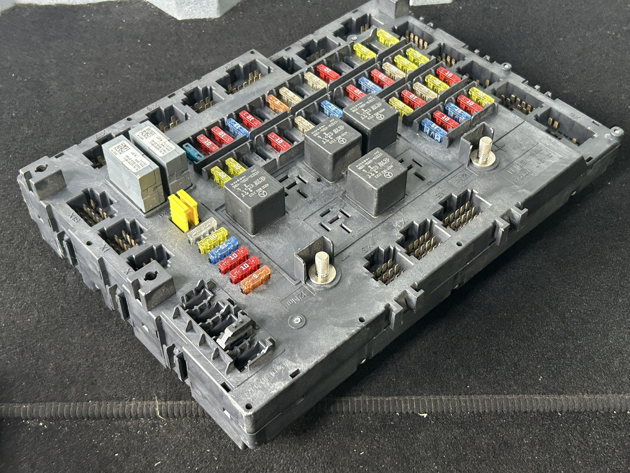 MERCEDES ACTROS MP4 A FUSE MODULE SAM - Osigurač: slika MERCEDES ACTROS MP4 A FUSE MODULE SAM - Osigurač MERCEDES ACTROS MP4 A FUSE MODULE SAM - Osigurač: slika MERCEDES ACTROS MP4 A FUSE MODULE SAM - Osigurač