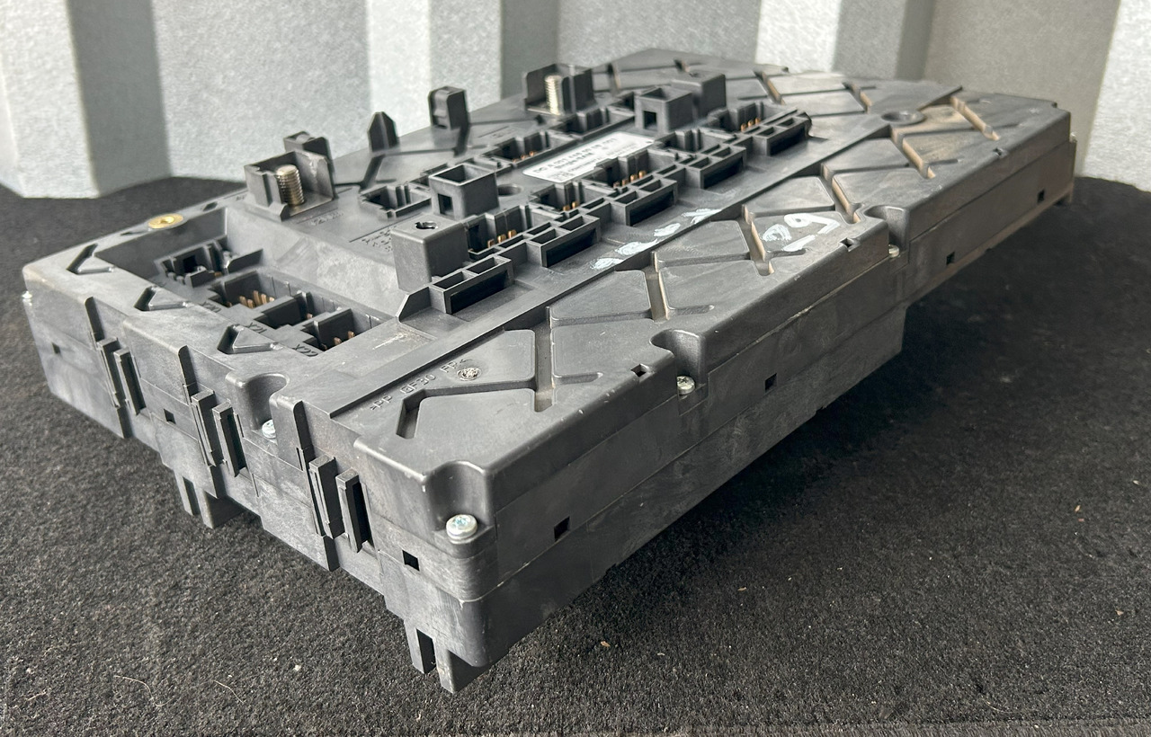MERCEDES AROCS MP4 A FUSE MODULE SAM - Osigurač: slika MERCEDES AROCS MP4 A FUSE MODULE SAM - Osigurač MERCEDES AROCS MP4 A FUSE MODULE SAM - Osigurač: slika MERCEDES AROCS MP4 A FUSE MODULE SAM - Osigurač