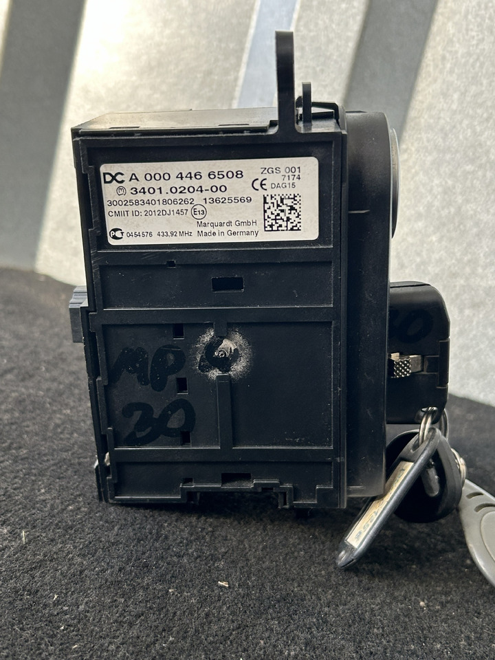 MERCEDES-BENZ ACTROS MP4 START/STOP IGNITION SWITCH - Ploča s instrumentima za Kamion: slika MERCEDES-BENZ ACTROS MP4 START/STOP IGNITION SWITCH - Ploča s instrumentima za Kamion MERCEDES-BENZ ACTROS MP4 START/STOP IGNITION SWITCH - Ploča s instrumentima za Kamion: slika MERCEDES-BENZ ACTROS MP4 START/STOP IGNITION SWITCH - Ploča s instrumentima za Kamion