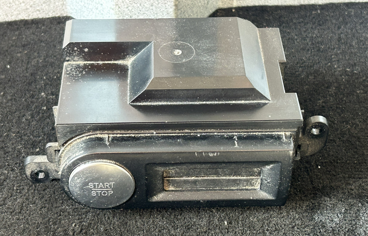 MERCEDES-BENZ ACTROS MP4 START/STOP IGNITION SWITCH - Ploča s instrumentima za Kamion: slika MERCEDES-BENZ ACTROS MP4 START/STOP IGNITION SWITCH - Ploča s instrumentima za Kamion MERCEDES-BENZ ACTROS MP4 START/STOP IGNITION SWITCH - Ploča s instrumentima za Kamion: slika MERCEDES-BENZ ACTROS MP4 START/STOP IGNITION SWITCH - Ploča s instrumentima za Kamion