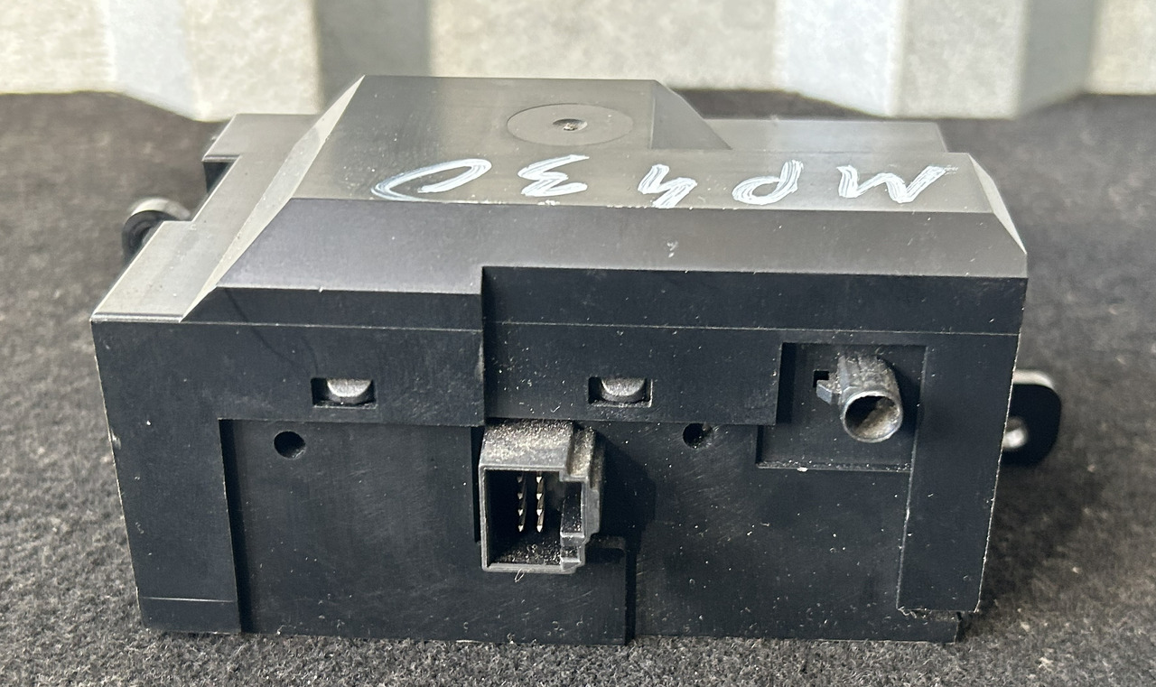 MERCEDES-BENZ ACTROS MP4 START/STOP IGNITION SWITCH - Ploča s instrumentima za Kamion: slika MERCEDES-BENZ ACTROS MP4 START/STOP IGNITION SWITCH - Ploča s instrumentima za Kamion MERCEDES-BENZ ACTROS MP4 START/STOP IGNITION SWITCH - Ploča s instrumentima za Kamion: slika MERCEDES-BENZ ACTROS MP4 START/STOP IGNITION SWITCH - Ploča s instrumentima za Kamion