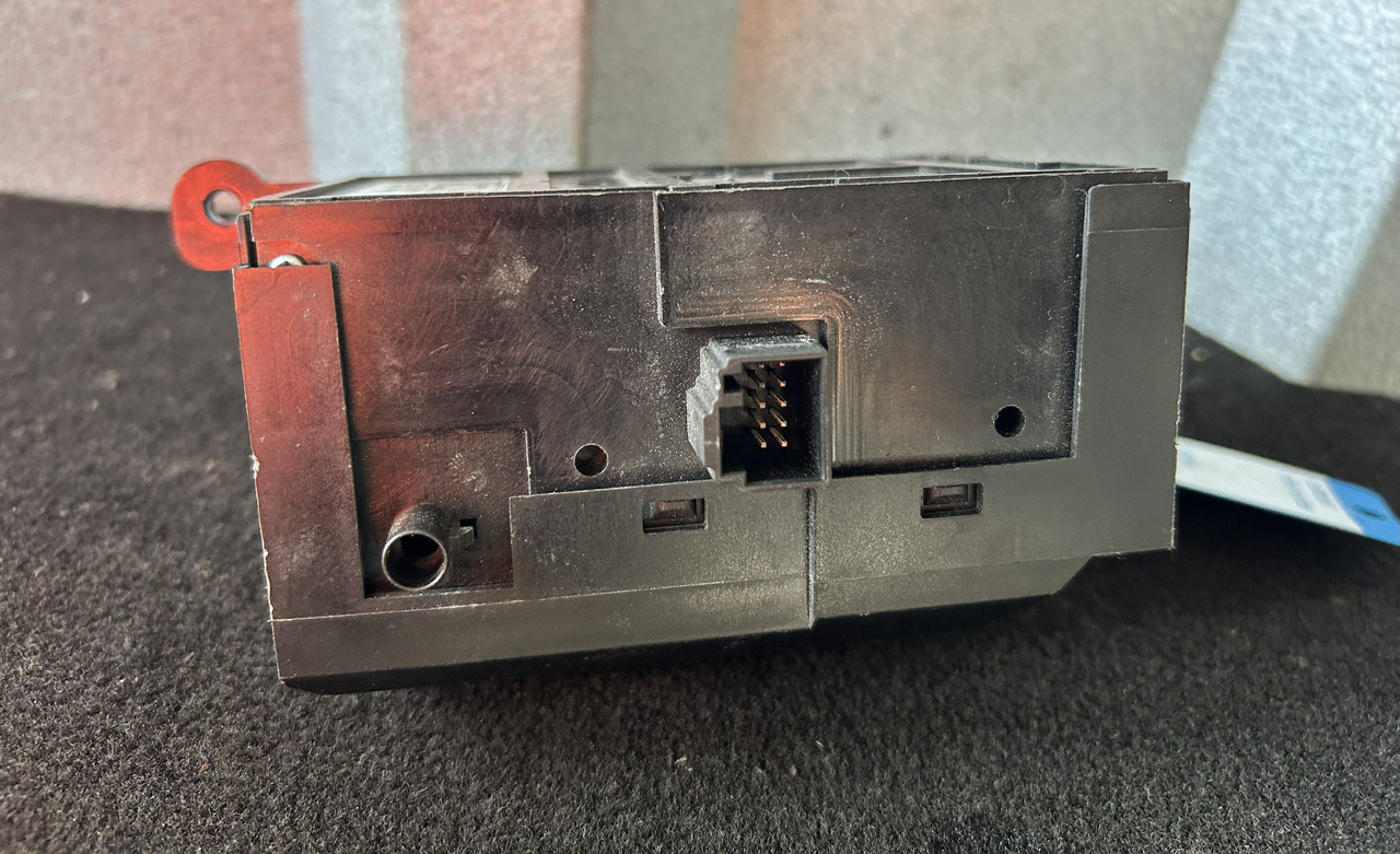 MERCEDES-BENZ ACTROS MP4 START/STOP IGNITION SWITCH - Ploča s instrumentima za Kamion: slika MERCEDES-BENZ ACTROS MP4 START/STOP IGNITION SWITCH - Ploča s instrumentima za Kamion MERCEDES-BENZ ACTROS MP4 START/STOP IGNITION SWITCH - Ploča s instrumentima za Kamion: slika MERCEDES-BENZ ACTROS MP4 START/STOP IGNITION SWITCH - Ploča s instrumentima za Kamion