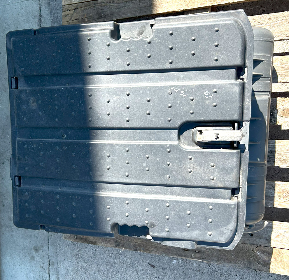 Mercedes AROCS MP4 BATTERY BOX WITH CYLINDERS - Akumulator za Kamion: slika Mercedes AROCS MP4 BATTERY BOX WITH CYLINDERS - Akumulator za Kamion Mercedes AROCS MP4 BATTERY BOX WITH CYLINDERS - Akumulator za Kamion: slika Mercedes AROCS MP4 BATTERY BOX WITH CYLINDERS - Akumulator za Kamion