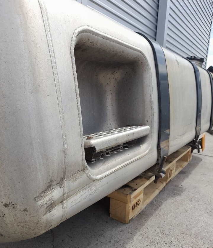 Mercedes-Benz ACTROS MP4 660L A9604703501   Mercedes-Benz truck - Spremnik goriva za Kamion: slika  Mercedes-Benz ACTROS MP4 660L A9604703501   Mercedes-Benz truck - Spremnik goriva za Kamion Mercedes-Benz ACTROS MP4 660L A9604703501   Mercedes-Benz truck - Spremnik goriva za Kamion: slika  Mercedes-Benz ACTROS MP4 660L A9604703501   Mercedes-Benz truck - Spremnik goriva za Kamion