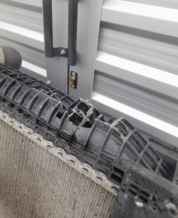 Mercedes-Benz ACTROS MP4 A9605000801   Mercedes-Benz truck - Hladnjak za Kamion: slika  Mercedes-Benz ACTROS MP4 A9605000801   Mercedes-Benz truck - Hladnjak za Kamion Mercedes-Benz ACTROS MP4 A9605000801   Mercedes-Benz truck - Hladnjak za Kamion: slika  Mercedes-Benz ACTROS MP4 A9605000801   Mercedes-Benz truck - Hladnjak za Kamion