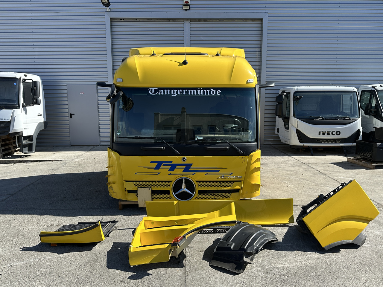 Mercedes-Benz ACTROS MP5 STREAM SPACE - Kabina za Kamion: slika Mercedes-Benz ACTROS MP5 STREAM SPACE - Kabina za Kamion Mercedes-Benz ACTROS MP5 STREAM SPACE - Kabina za Kamion: slika Mercedes-Benz ACTROS MP5 STREAM SPACE - Kabina za Kamion