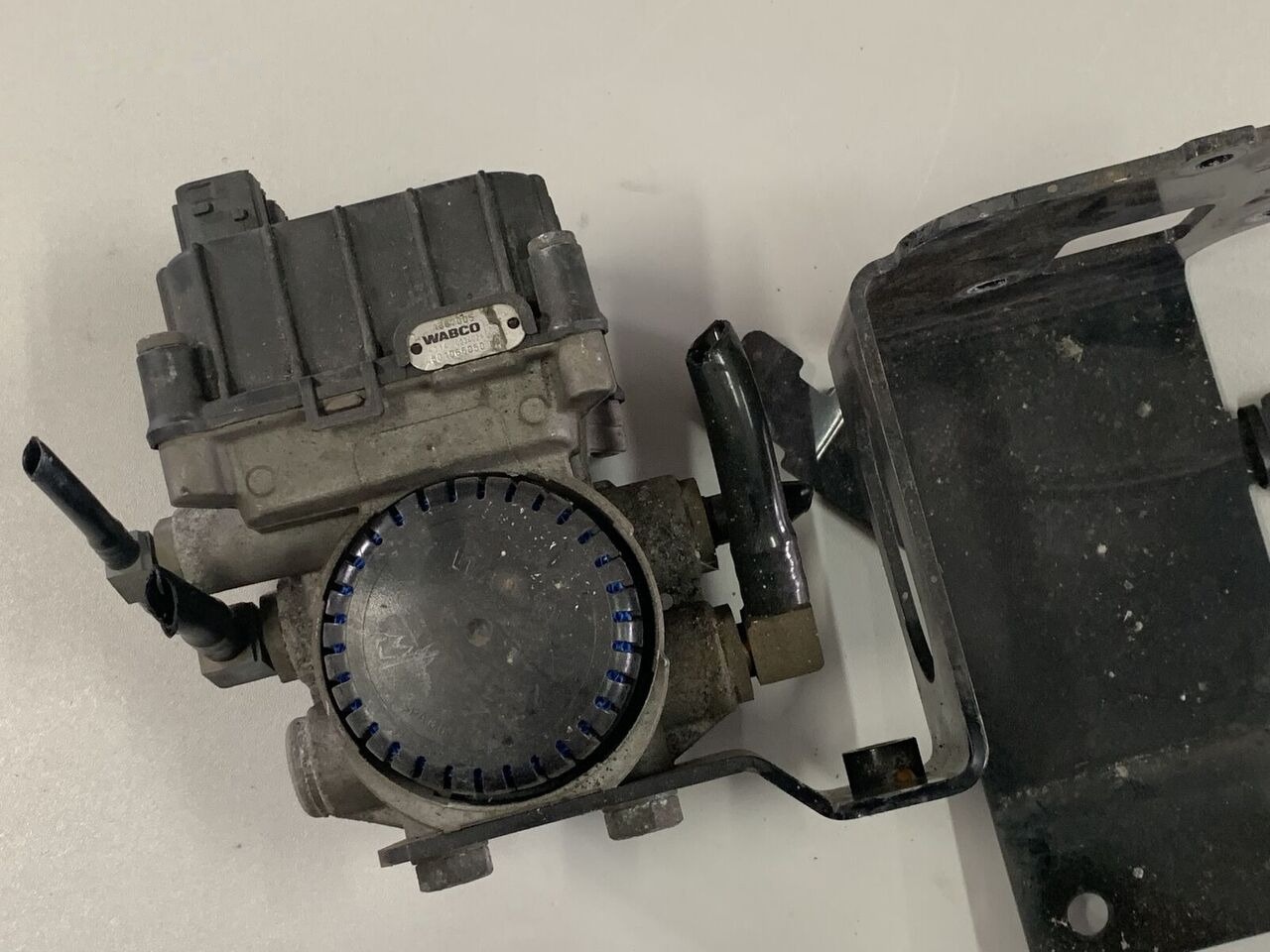 Kočioni ventil za Kamion WABCO XF 106 EBS 1867005   DAF XF 106 truck: slika Kočioni ventil za Kamion WABCO XF 106 EBS 1867005   DAF XF 106 truck