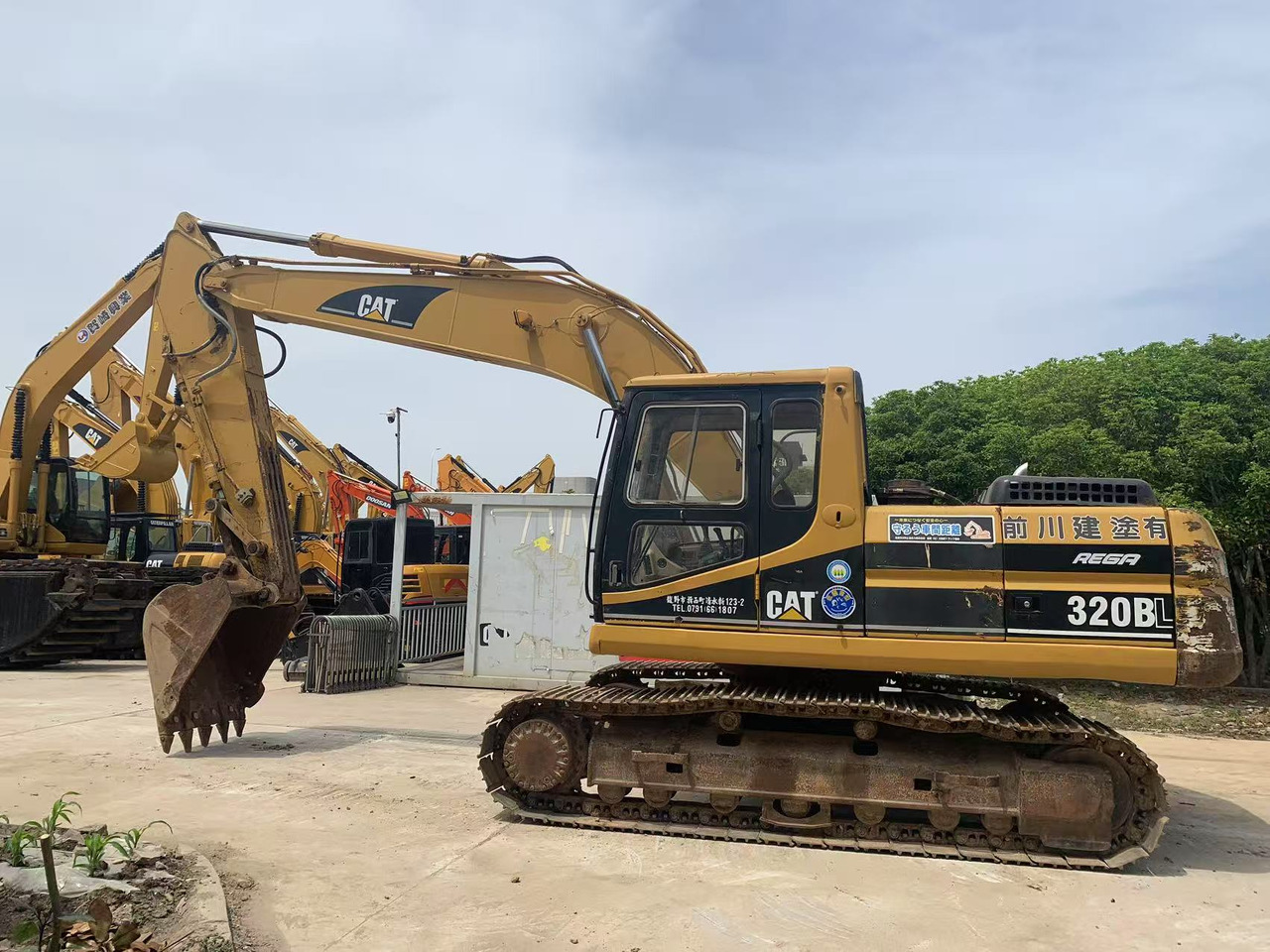 CATERPILLAR Used Excavator 320B, 320BL Japan Origin Construction Machine - Bager gusjeničar: slika CATERPILLAR Used Excavator 320B, 320BL Japan Origin Construction Machine - Bager gusjeničar CATERPILLAR Used Excavator 320B, 320BL Japan Origin Construction Machine - Bager gusjeničar: slika CATERPILLAR Used Excavator 320B, 320BL Japan Origin Construction Machine - Bager gusjeničar