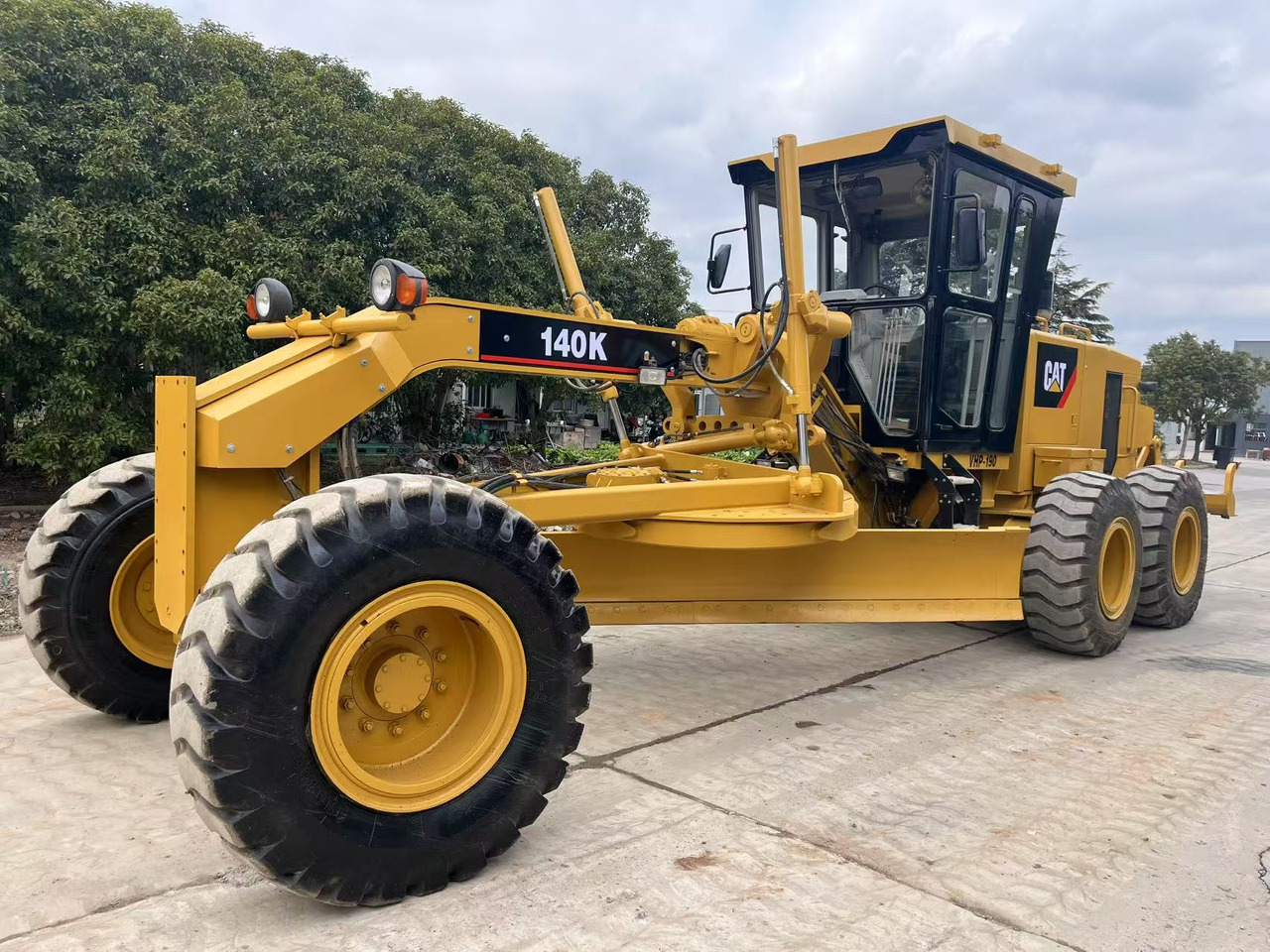 Caterpillar 140K Motor Grader Good Price Used Condition - Grejder: slika Caterpillar 140K Motor Grader Good Price Used Condition - Grejder Caterpillar 140K Motor Grader Good Price Used Condition - Grejder: slika Caterpillar 140K Motor Grader Good Price Used Condition - Grejder