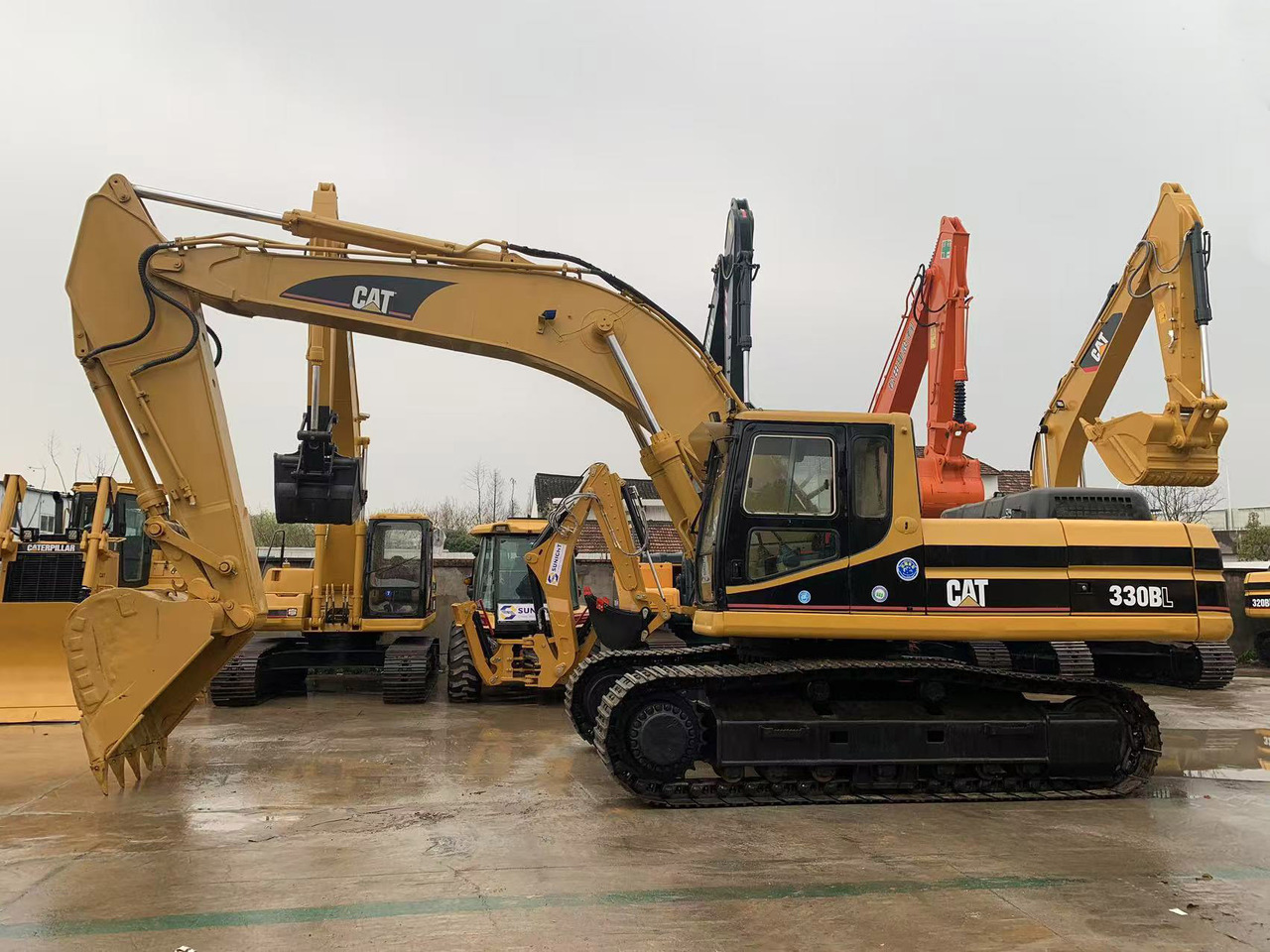 Caterpillar 30Ton Used Excavator Original CAT 330BL Hydraulic Excavator for Sale with Good Price from CHINA - Bager gusjeničar: slika Caterpillar 30Ton Used Excavator Original CAT 330BL Hydraulic Excavator for Sale with Good Price from CHINA - Bager gusjeničar Caterpillar 30Ton Used Excavator Original CAT 330BL Hydraulic Excavator for Sale with Good Price from CHINA - Bager gusjeničar: slika Caterpillar 30Ton Used Excavator Original CAT 330BL Hydraulic Excavator for Sale with Good Price from CHINA - Bager gusjeničar