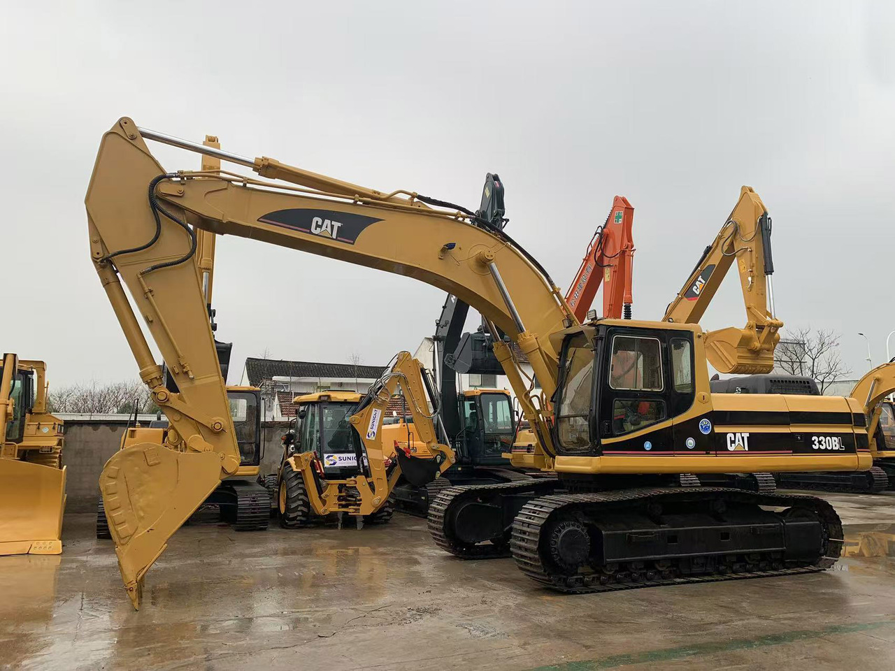 Caterpillar 30Ton Used Excavator Original CAT 330BL Hydraulic Excavator for Sale with Good Price from CHINA - Bager gusjeničar: slika Caterpillar 30Ton Used Excavator Original CAT 330BL Hydraulic Excavator for Sale with Good Price from CHINA - Bager gusjeničar Caterpillar 30Ton Used Excavator Original CAT 330BL Hydraulic Excavator for Sale with Good Price from CHINA - Bager gusjeničar: slika Caterpillar 30Ton Used Excavator Original CAT 330BL Hydraulic Excavator for Sale with Good Price from CHINA - Bager gusjeničar