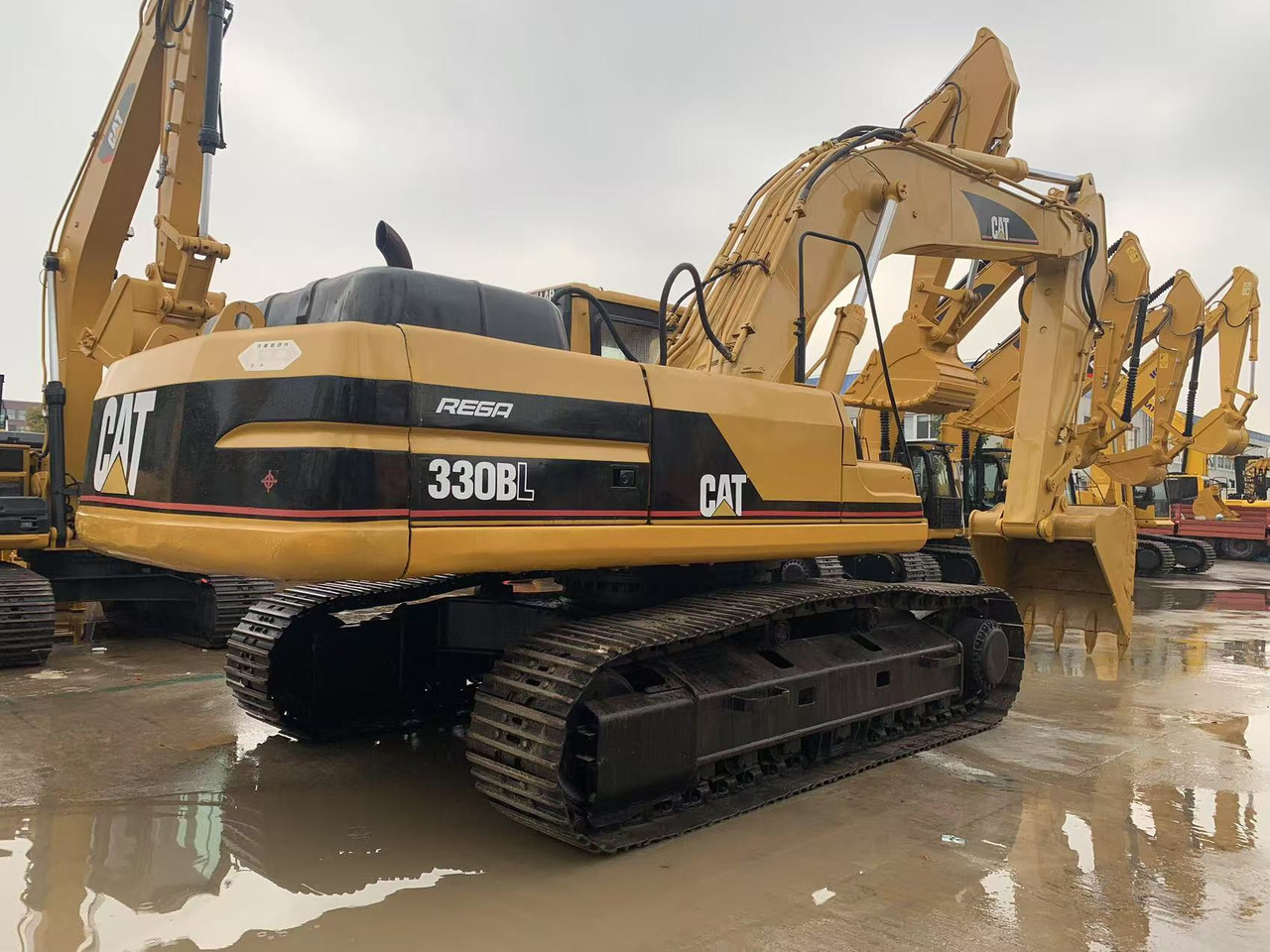 Caterpillar 30Ton Used Excavator Original CAT 330BL Hydraulic Excavator for Sale with Good Price from CHINA - Bager gusjeničar: slika Caterpillar 30Ton Used Excavator Original CAT 330BL Hydraulic Excavator for Sale with Good Price from CHINA - Bager gusjeničar Caterpillar 30Ton Used Excavator Original CAT 330BL Hydraulic Excavator for Sale with Good Price from CHINA - Bager gusjeničar: slika Caterpillar 30Ton Used Excavator Original CAT 330BL Hydraulic Excavator for Sale with Good Price from CHINA - Bager gusjeničar