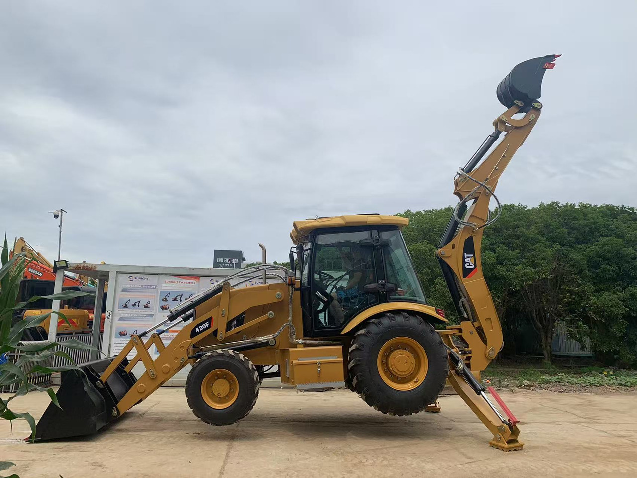 Caterpillar 4x4 Backhoe Loader CAT 420, 428 - Rovokopač-utovarivač: slika Caterpillar 4x4 Backhoe Loader CAT 420, 428 - Rovokopač-utovarivač Caterpillar 4x4 Backhoe Loader CAT 420, 428 - Rovokopač-utovarivač: slika Caterpillar 4x4 Backhoe Loader CAT 420, 428 - Rovokopač-utovarivač