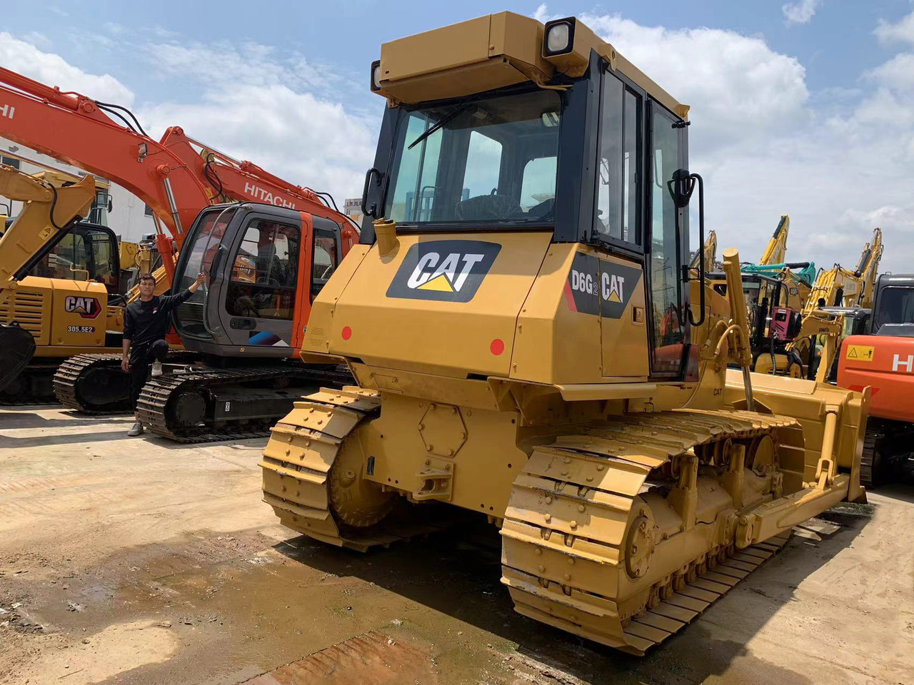 Caterpillar Bulldozer Used Condition CAT D6G, D6G2 Cheap Price - Buldožer: slika Caterpillar Bulldozer Used Condition CAT D6G, D6G2 Cheap Price - Buldožer Caterpillar Bulldozer Used Condition CAT D6G, D6G2 Cheap Price - Buldožer: slika Caterpillar Bulldozer Used Condition CAT D6G, D6G2 Cheap Price - Buldožer