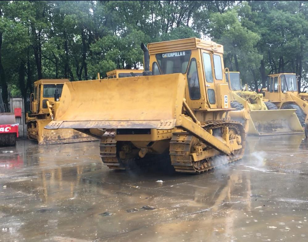 Caterpillar D6D Bulldozer Good Condition Tracked Tractor for Bolivia - Buldožer: slika Caterpillar D6D Bulldozer Good Condition Tracked Tractor for Bolivia - Buldožer Caterpillar D6D Bulldozer Good Condition Tracked Tractor for Bolivia - Buldožer: slika Caterpillar D6D Bulldozer Good Condition Tracked Tractor for Bolivia - Buldožer