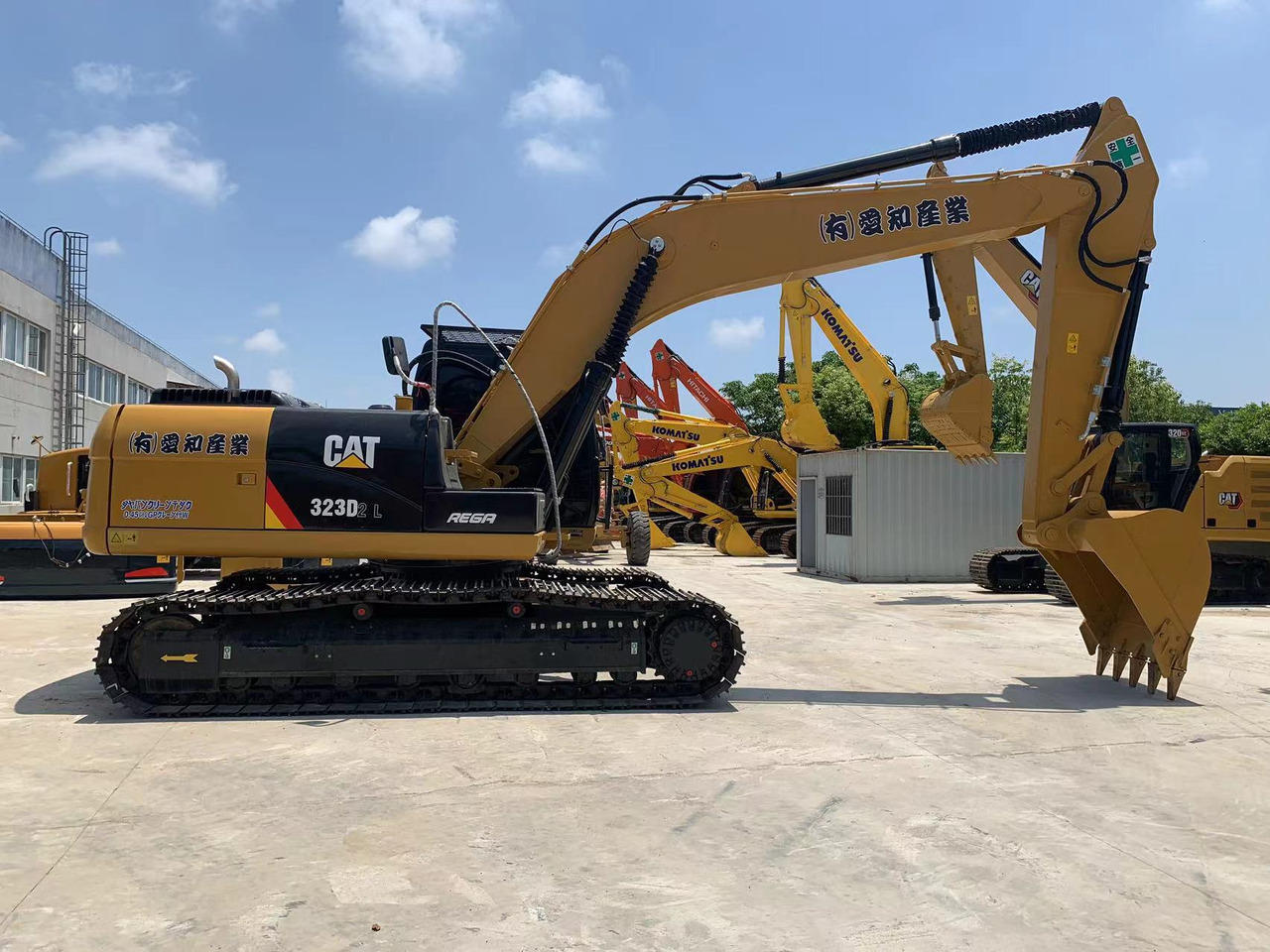 Caterpillar Excavator 320, 323 with Mechanical Engine Mitsubishi S6K - Bager gusjeničar: slika Caterpillar Excavator 320, 323 with Mechanical Engine Mitsubishi S6K - Bager gusjeničar Caterpillar Excavator 320, 323 with Mechanical Engine Mitsubishi S6K - Bager gusjeničar: slika Caterpillar Excavator 320, 323 with Mechanical Engine Mitsubishi S6K - Bager gusjeničar
