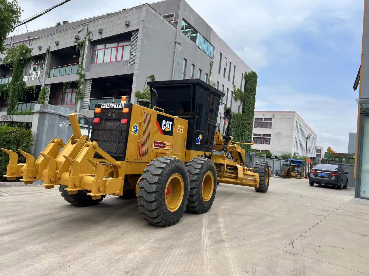 Caterpillar Motor Grader Secondhand CAT 140K, 140H with Good Price - Grejder: slika Caterpillar Motor Grader Secondhand CAT 140K, 140H with Good Price - Grejder Caterpillar Motor Grader Secondhand CAT 140K, 140H with Good Price - Grejder: slika Caterpillar Motor Grader Secondhand CAT 140K, 140H with Good Price - Grejder