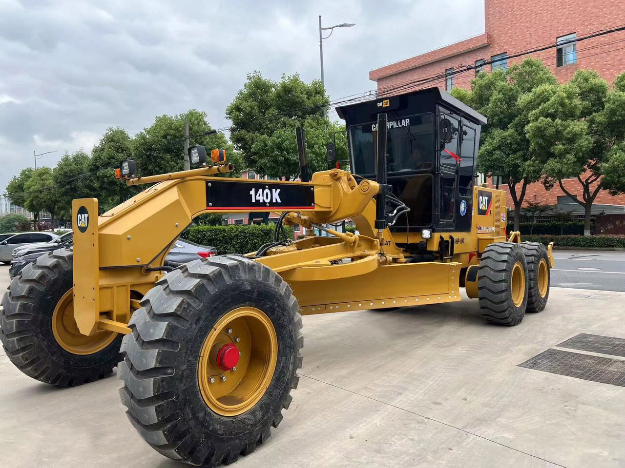 Caterpillar Motor Grader Secondhand CAT 140K, 140H with Good Price - Grejder: slika Caterpillar Motor Grader Secondhand CAT 140K, 140H with Good Price - Grejder Caterpillar Motor Grader Secondhand CAT 140K, 140H with Good Price - Grejder: slika Caterpillar Motor Grader Secondhand CAT 140K, 140H with Good Price - Grejder