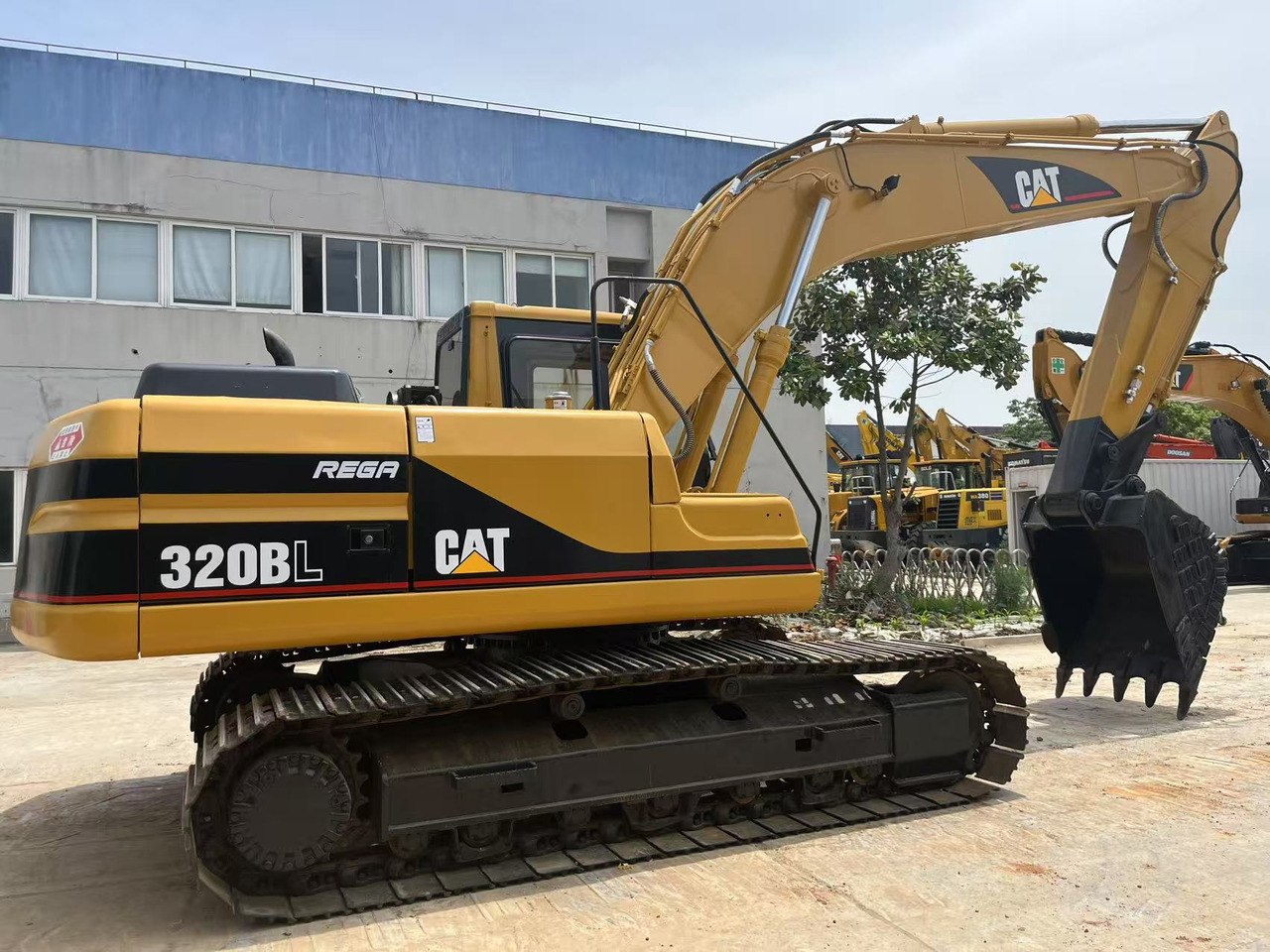 Caterpillar Original Caterpillar 320BL with repainted exterior Used Excavator Supplier from CHINA - Bager gusjeničar: slika Caterpillar Original Caterpillar 320BL with repainted exterior Used Excavator Supplier from CHINA - Bager gusjeničar Caterpillar Original Caterpillar 320BL with repainted exterior Used Excavator Supplier from CHINA - Bager gusjeničar: slika Caterpillar Original Caterpillar 320BL with repainted exterior Used Excavator Supplier from CHINA - Bager gusjeničar