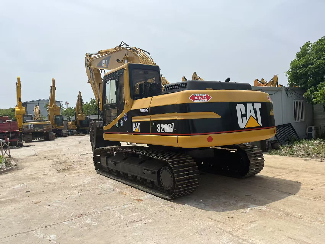 Caterpillar Original Caterpillar 320BL with repainted exterior Used Excavator Supplier from CHINA - Bager gusjeničar: slika Caterpillar Original Caterpillar 320BL with repainted exterior Used Excavator Supplier from CHINA - Bager gusjeničar Caterpillar Original Caterpillar 320BL with repainted exterior Used Excavator Supplier from CHINA - Bager gusjeničar: slika Caterpillar Original Caterpillar 320BL with repainted exterior Used Excavator Supplier from CHINA - Bager gusjeničar