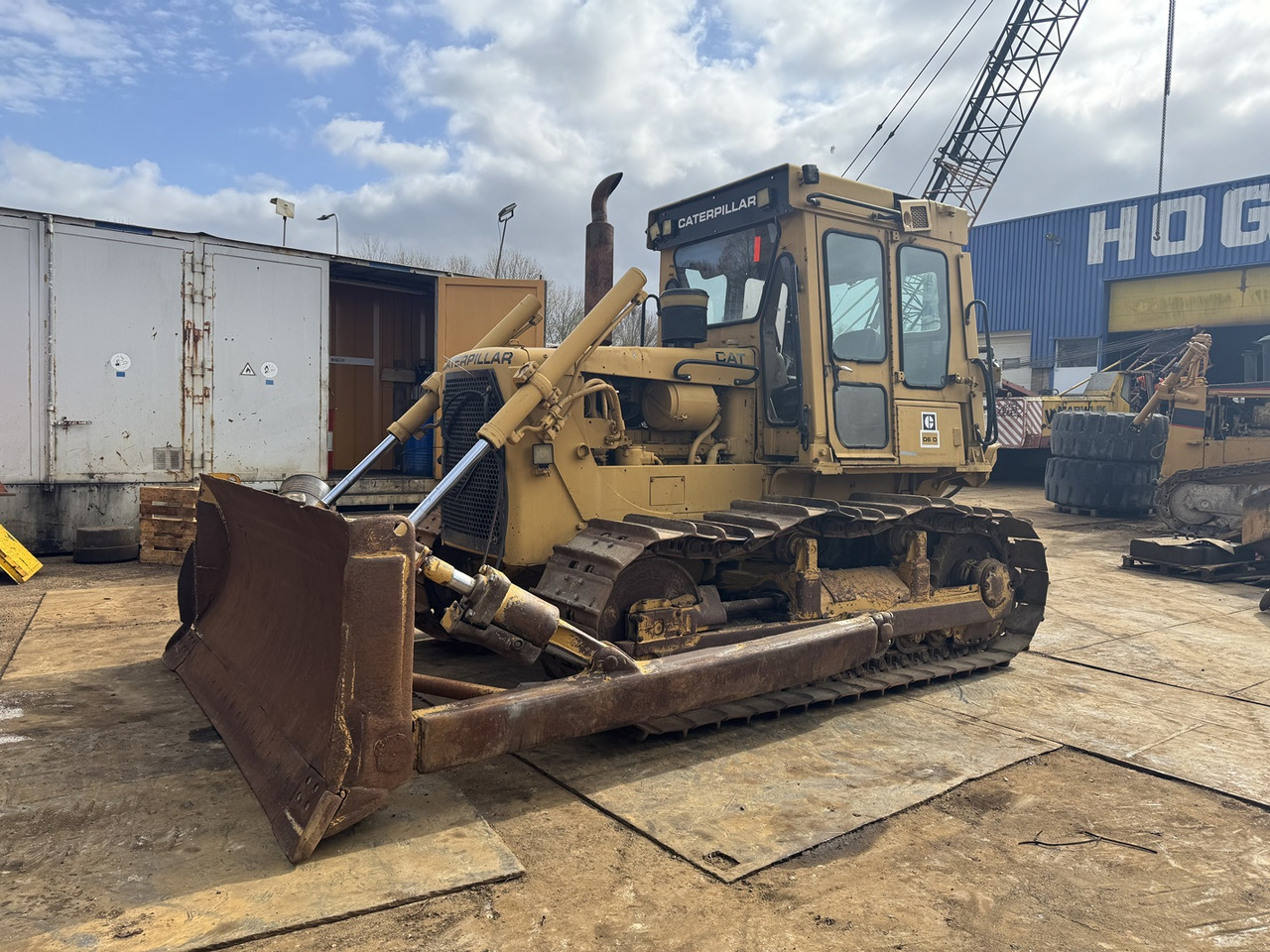 Caterpillar Used Bulldozer CAT D6D Good Price Tracked Tractor - Buldožer: slika Caterpillar Used Bulldozer CAT D6D Good Price Tracked Tractor - Buldožer Caterpillar Used Bulldozer CAT D6D Good Price Tracked Tractor - Buldožer: slika Caterpillar Used Bulldozer CAT D6D Good Price Tracked Tractor - Buldožer