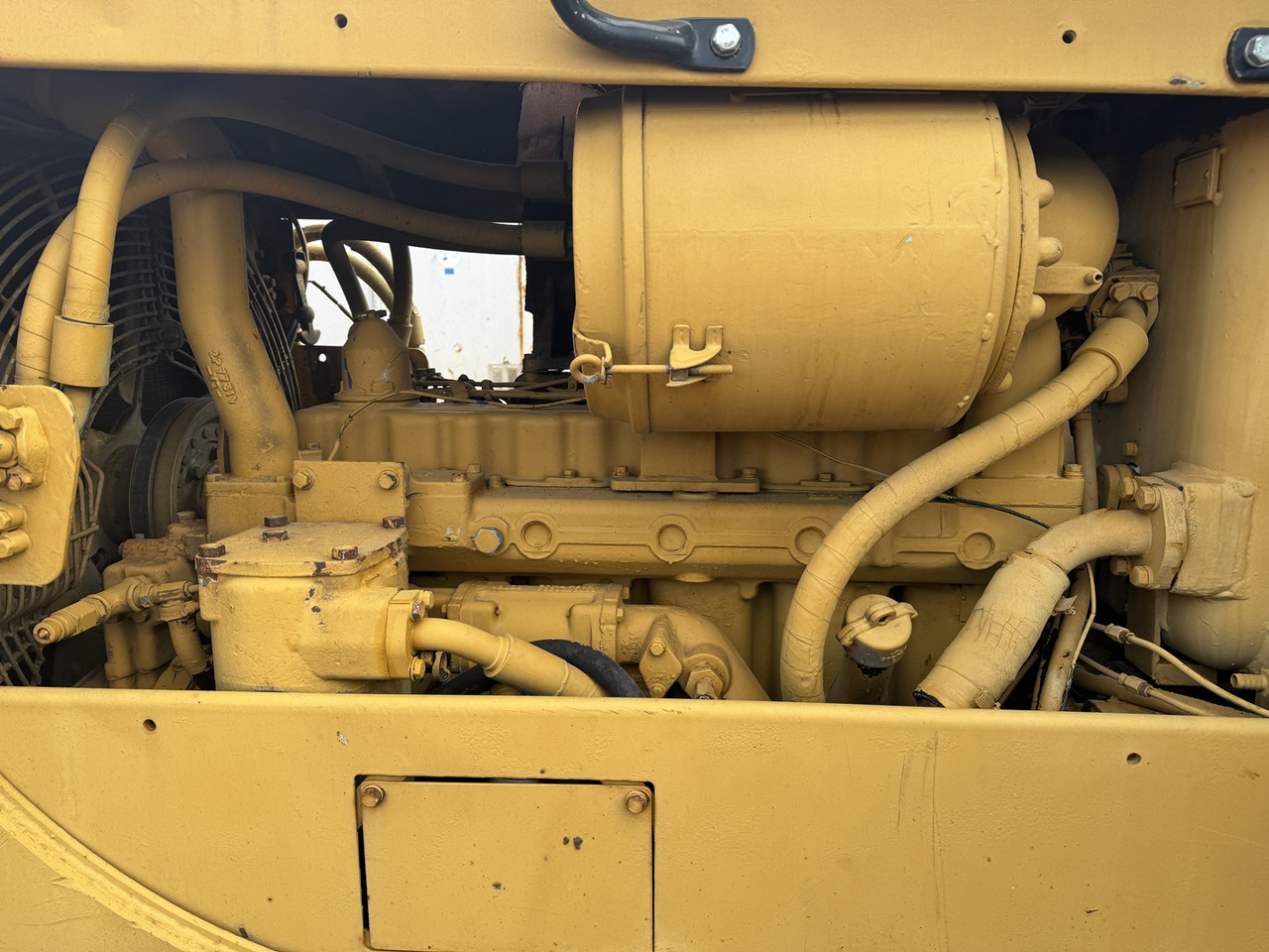 Caterpillar Used Bulldozer CAT D6D Good Price Tracked Tractor - Buldožer: slika Caterpillar Used Bulldozer CAT D6D Good Price Tracked Tractor - Buldožer Caterpillar Used Bulldozer CAT D6D Good Price Tracked Tractor - Buldožer: slika Caterpillar Used Bulldozer CAT D6D Good Price Tracked Tractor - Buldožer