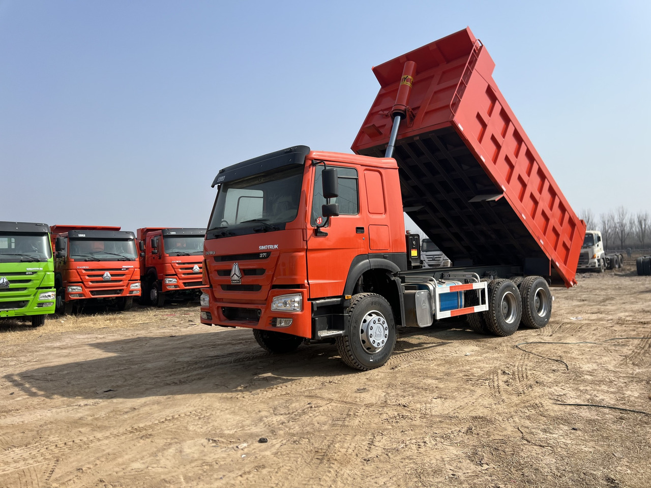 Howo Dumper Truck Secondhand 10-wheeler HOWO Mining Truck - Kiper: slika Howo Dumper Truck Secondhand 10-wheeler HOWO Mining Truck - Kiper Howo Dumper Truck Secondhand 10-wheeler HOWO Mining Truck - Kiper: slika Howo Dumper Truck Secondhand 10-wheeler HOWO Mining Truck - Kiper