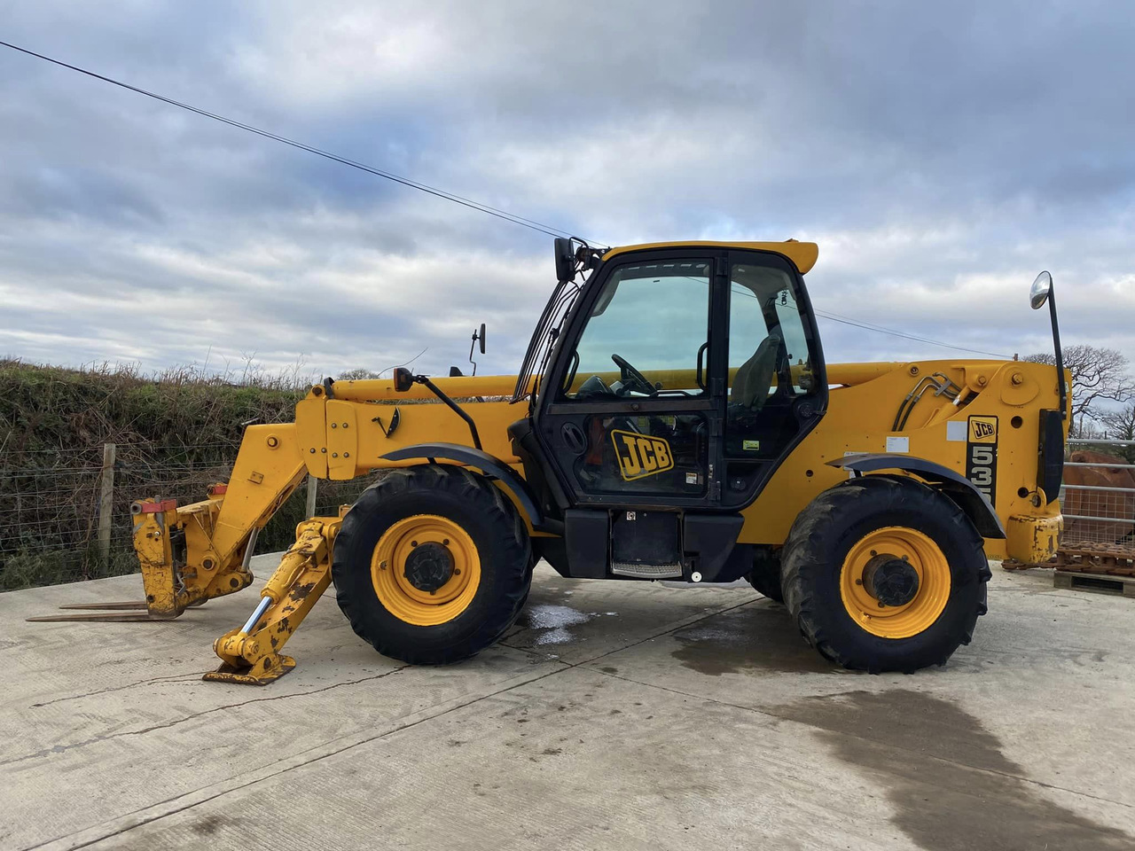 JCB Telehandler 535-5 Original Color 3.5 ton Capacity - Teleskopski rukovatelj: slika JCB Telehandler 535-5 Original Color 3.5 ton Capacity - Teleskopski rukovatelj JCB Telehandler 535-5 Original Color 3.5 ton Capacity - Teleskopski rukovatelj: slika JCB Telehandler 535-5 Original Color 3.5 ton Capacity - Teleskopski rukovatelj