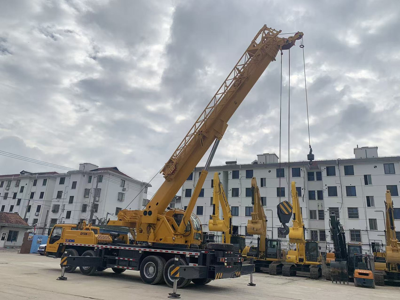 XCMG Truck Crane QY50K, QY65K, QY70K Good Price on Sale - Autodizalica: slika XCMG Truck Crane QY50K, QY65K, QY70K Good Price on Sale - Autodizalica XCMG Truck Crane QY50K, QY65K, QY70K Good Price on Sale - Autodizalica: slika XCMG Truck Crane QY50K, QY65K, QY70K Good Price on Sale - Autodizalica