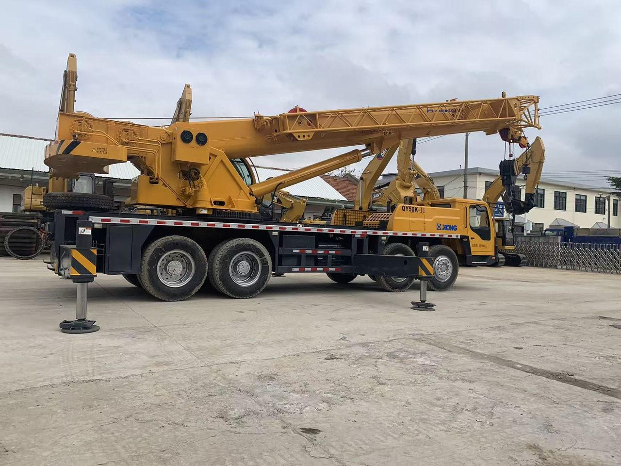 XCMG Truck Crane QY50K, QY65K, QY70K Good Price on Sale - Autodizalica: slika XCMG Truck Crane QY50K, QY65K, QY70K Good Price on Sale - Autodizalica XCMG Truck Crane QY50K, QY65K, QY70K Good Price on Sale - Autodizalica: slika XCMG Truck Crane QY50K, QY65K, QY70K Good Price on Sale - Autodizalica