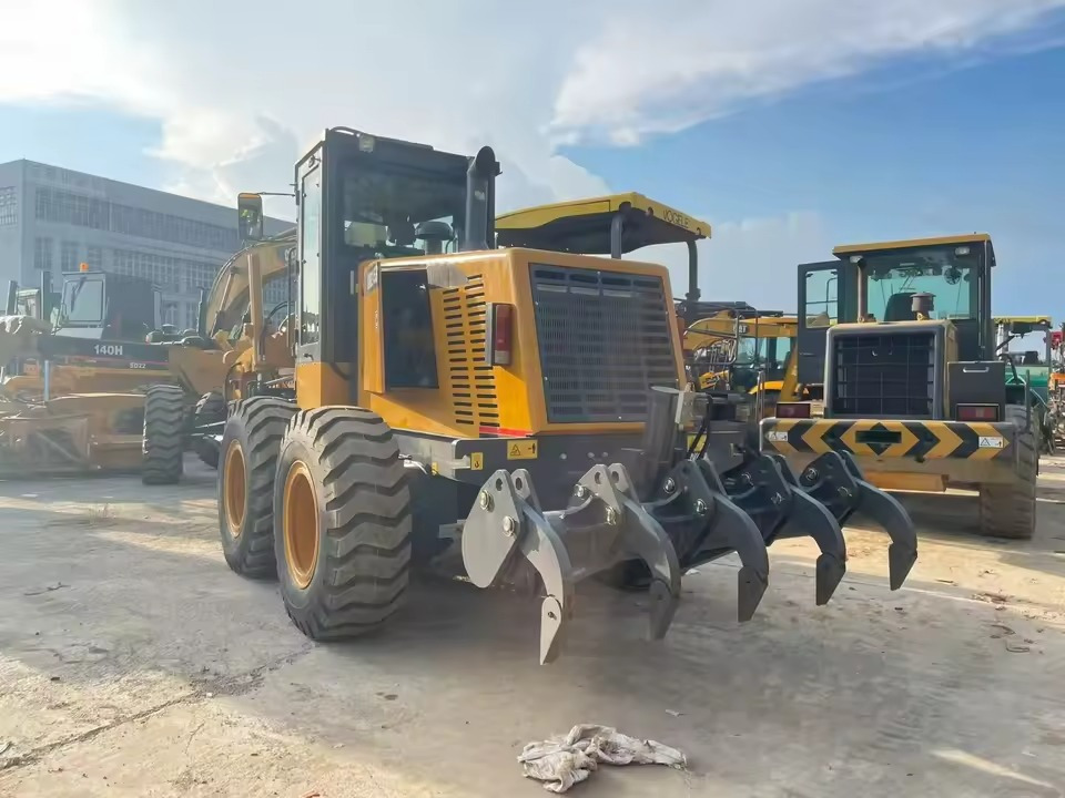 XCMG Used Motor Grader XCMG GR215 for Sale - Grejder: slika XCMG Used Motor Grader XCMG GR215 for Sale - Grejder XCMG Used Motor Grader XCMG GR215 for Sale - Grejder: slika XCMG Used Motor Grader XCMG GR215 for Sale - Grejder