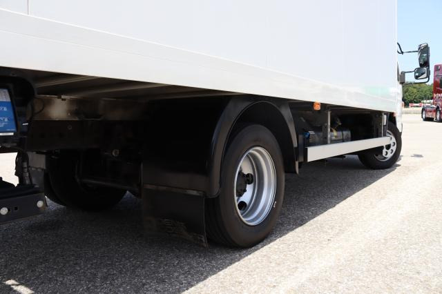 FUSO Canter 7C18 AMT - Dostavno vozilo sa zatvorenim sandukom: slika FUSO Canter 7C18 AMT - Dostavno vozilo sa zatvorenim sandukom FUSO Canter 7C18 AMT - Dostavno vozilo sa zatvorenim sandukom: slika FUSO Canter 7C18 AMT - Dostavno vozilo sa zatvorenim sandukom