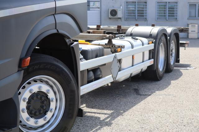 Mercedes-Benz Actros 2545 LL - Transporter kontejnera/ Kamion s izmjenjivim sanducima: slika Mercedes-Benz Actros 2545 LL - Transporter kontejnera/ Kamion s izmjenjivim sanducima Mercedes-Benz Actros 2545 LL - Transporter kontejnera/ Kamion s izmjenjivim sanducima: slika Mercedes-Benz Actros 2545 LL - Transporter kontejnera/ Kamion s izmjenjivim sanducima