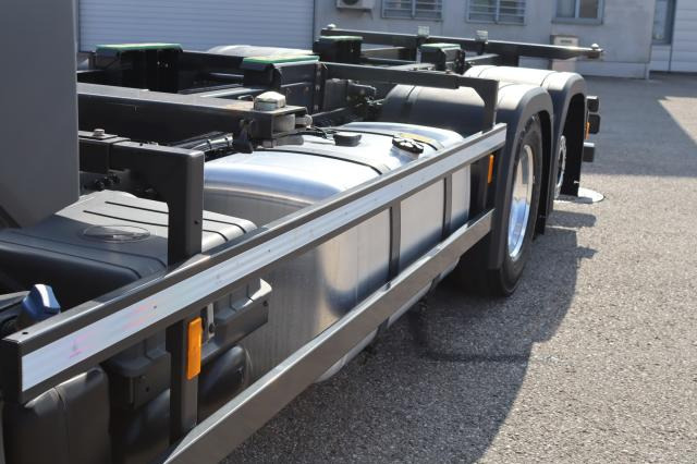 Mercedes-Benz Actros 2553 L - Transporter kontejnera/ Kamion s izmjenjivim sanducima: slika Mercedes-Benz Actros 2553 L - Transporter kontejnera/ Kamion s izmjenjivim sanducima Mercedes-Benz Actros 2553 L - Transporter kontejnera/ Kamion s izmjenjivim sanducima: slika Mercedes-Benz Actros 2553 L - Transporter kontejnera/ Kamion s izmjenjivim sanducima