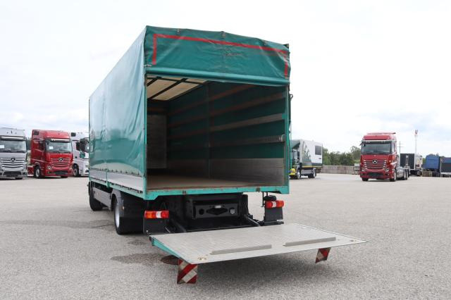 Kamion s ceradom Mercedes-Benz Atego 1221 L: slika Kamion s ceradom Mercedes-Benz Atego 1221 L
