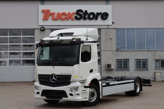 Mercedes-Benz eActros 300 L - Kamion-šasija: slika Mercedes-Benz eActros 300 L - Kamion-šasija Mercedes-Benz eActros 300 L - Kamion-šasija: slika Mercedes-Benz eActros 300 L - Kamion-šasija