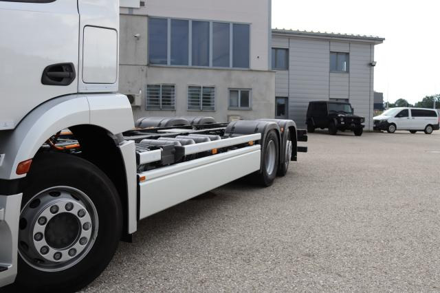 Mercedes-Benz eActros 400 L - Kamion-šasija: slika Mercedes-Benz eActros 400 L - Kamion-šasija Mercedes-Benz eActros 400 L - Kamion-šasija: slika Mercedes-Benz eActros 400 L - Kamion-šasija