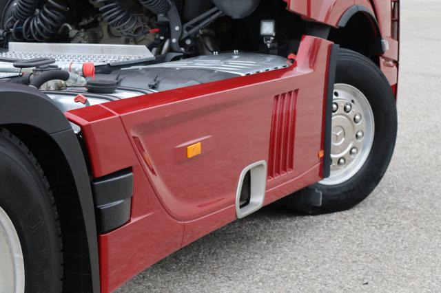 Mercedes-Benz Actros 1851 LS - Tegljač: slika Mercedes-Benz Actros 1851 LS - Tegljač Mercedes-Benz Actros 1851 LS - Tegljač: slika Mercedes-Benz Actros 1851 LS - Tegljač