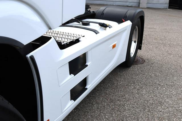 Mercedes-Benz Actros 1851 LS - Tegljač: slika Mercedes-Benz Actros 1851 LS - Tegljač Mercedes-Benz Actros 1851 LS - Tegljač: slika Mercedes-Benz Actros 1851 LS - Tegljač