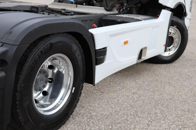 Mercedes-Benz Actros 1853 LS - Tegljač: slika Mercedes-Benz Actros 1853 LS - Tegljač Mercedes-Benz Actros 1853 LS - Tegljač: slika Mercedes-Benz Actros 1853 LS - Tegljač